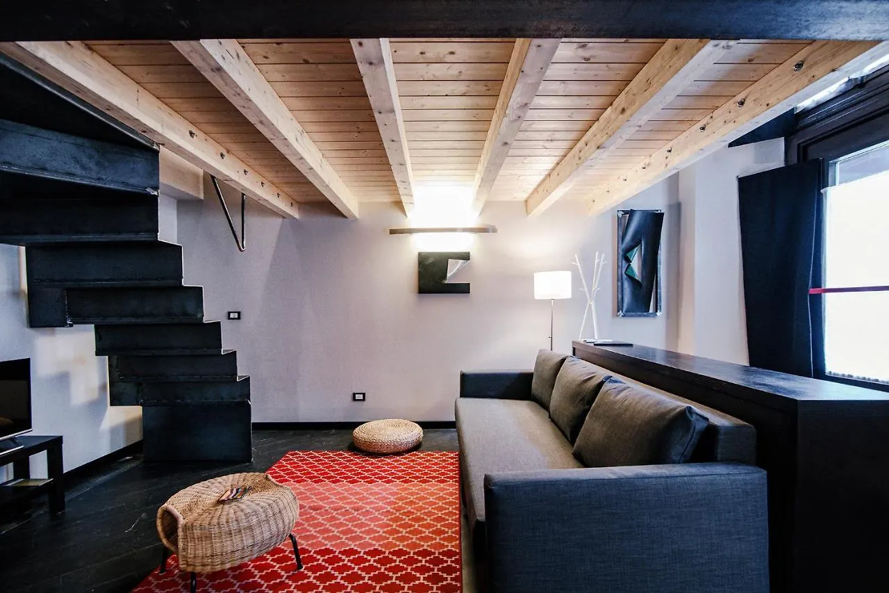 דירות קומו Palazzo Del Pero - The House Of Travelers