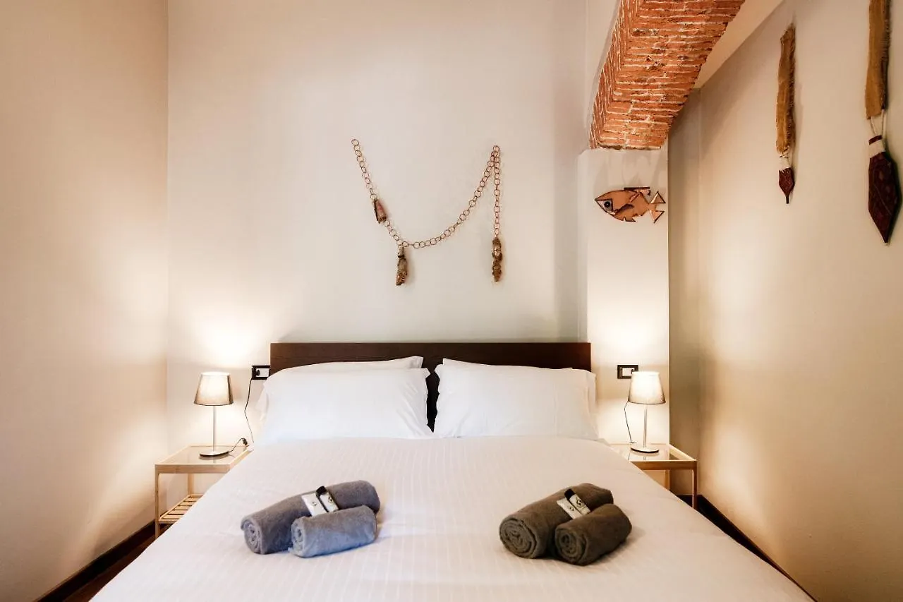 דירות קומו Palazzo Del Pero - The House Of Travelers איטליה