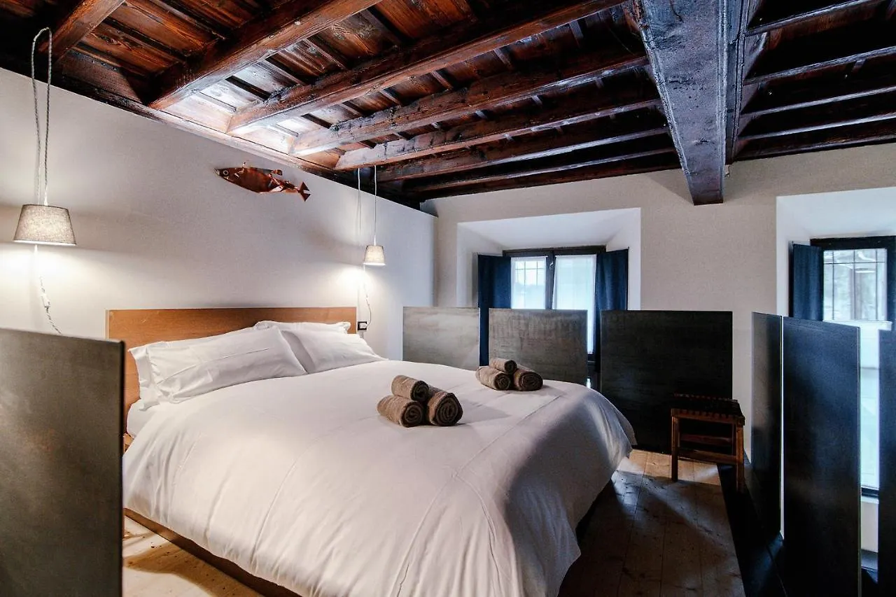Palazzo Del Pero - The House Of Travelers Daire Como 0*,  İtalya