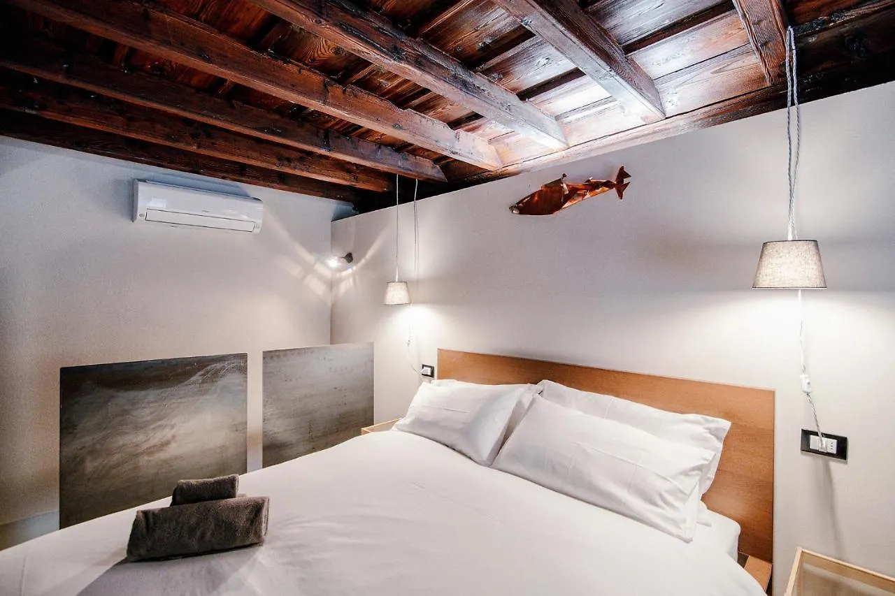 Palazzo Del Pero - The House Of Travelers Daire Como 0*,  İtalya