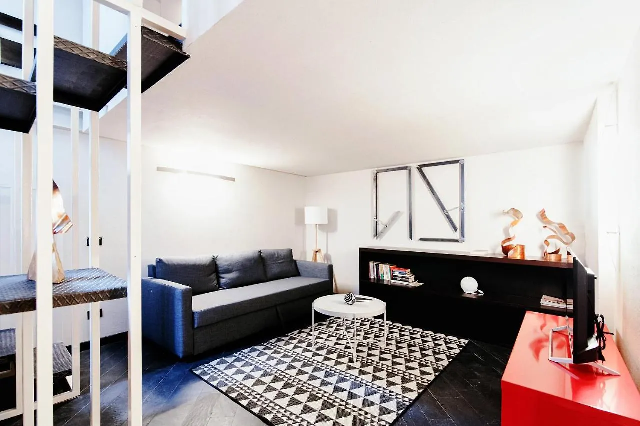 Palazzo Del Pero - The House Of Travelers Daire Como