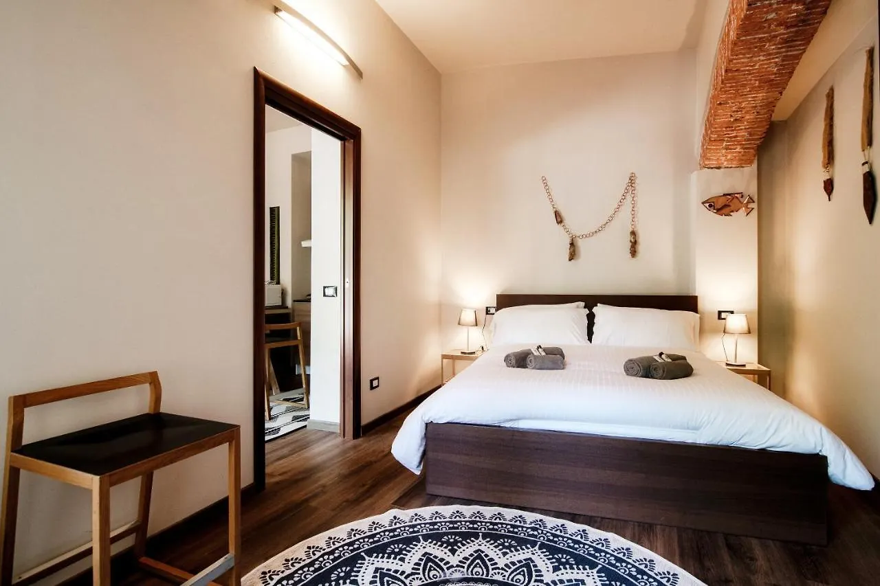 Palazzo Del Pero - The House Of Travelers Daire Como İtalya